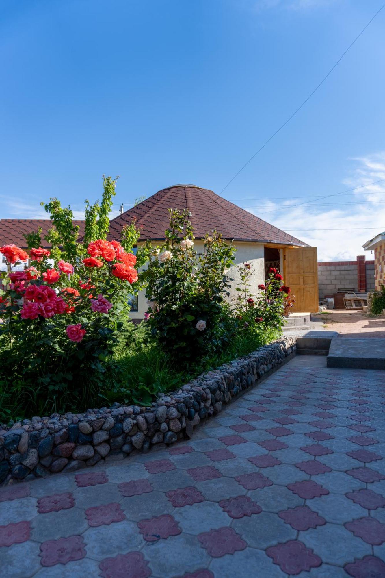 Svetlana Guest House Bokonbayevo Bagian luar foto