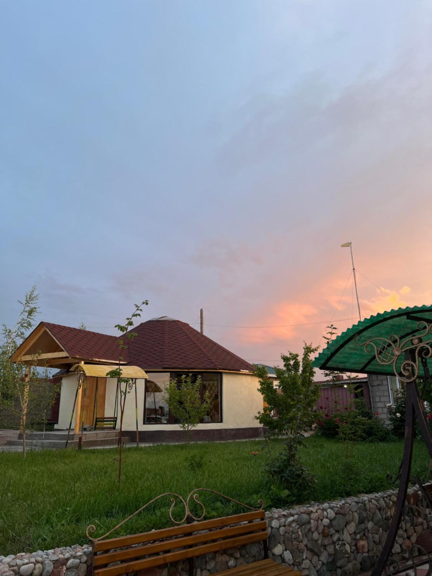 Svetlana Guest House Bokonbayevo Bagian luar foto